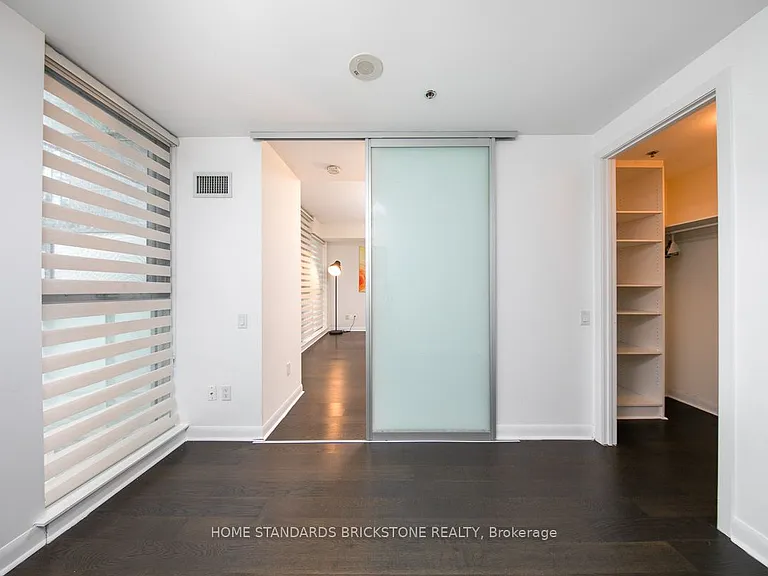 375 King St W #506 — Photo 22