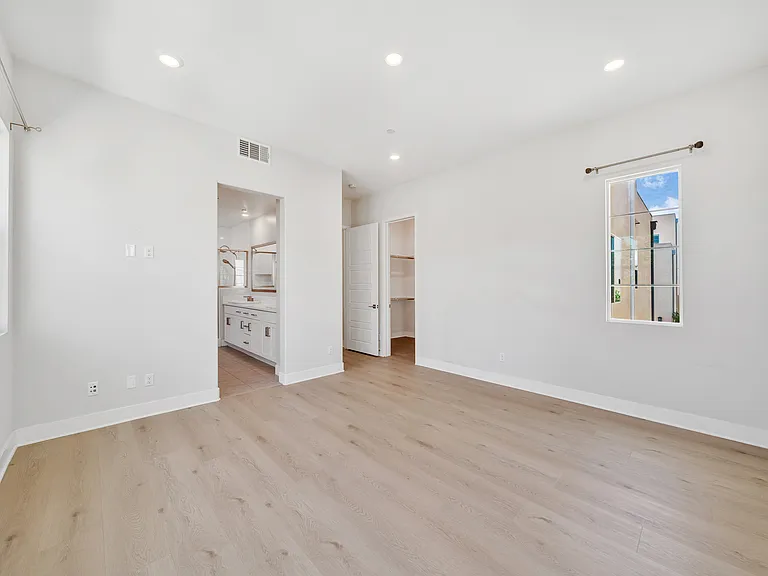 333 Sawbuck — Photo 63