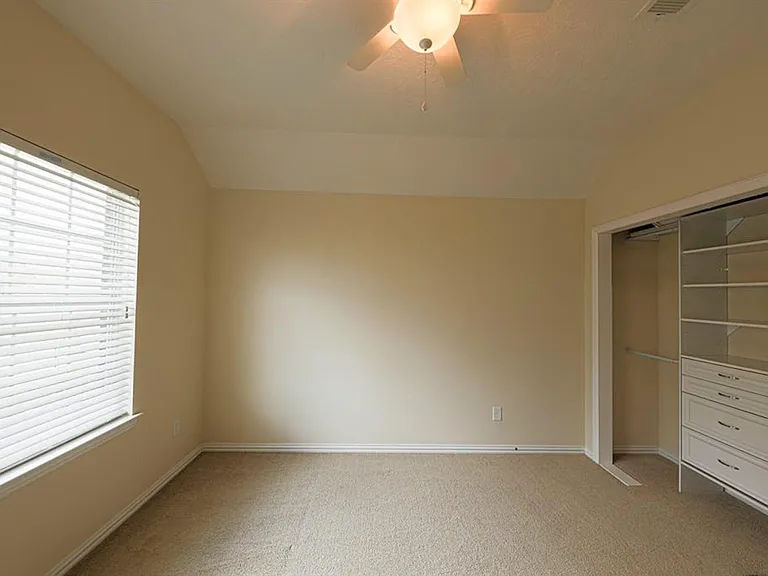 140 Avery Springs Ln — Photo 16
