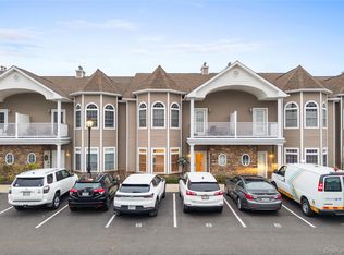 5 Jacqueline Way, North Babylon, NY
