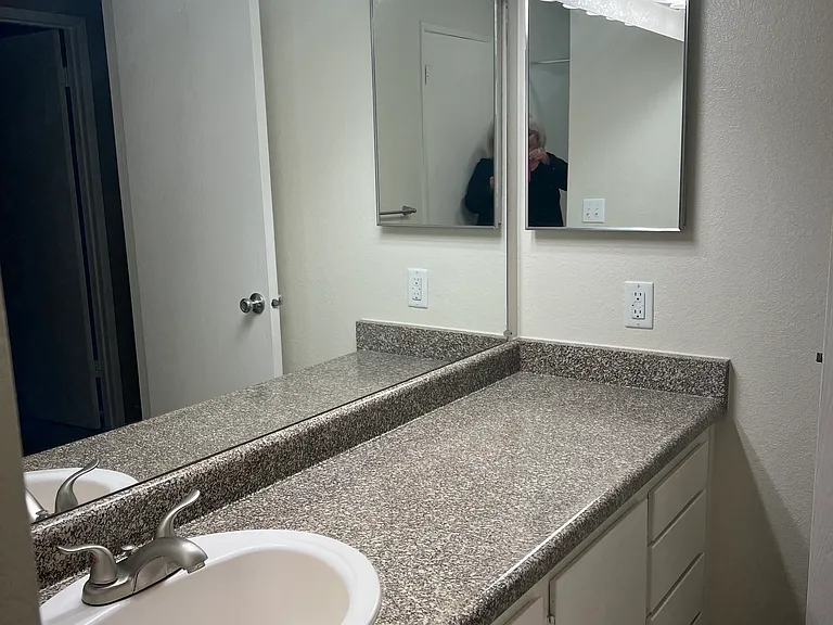 Sierra Woods Apartments — Photo 36