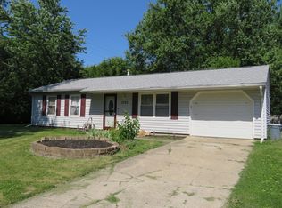 3322 Ridgewood Dr, Champaign, IL 61821