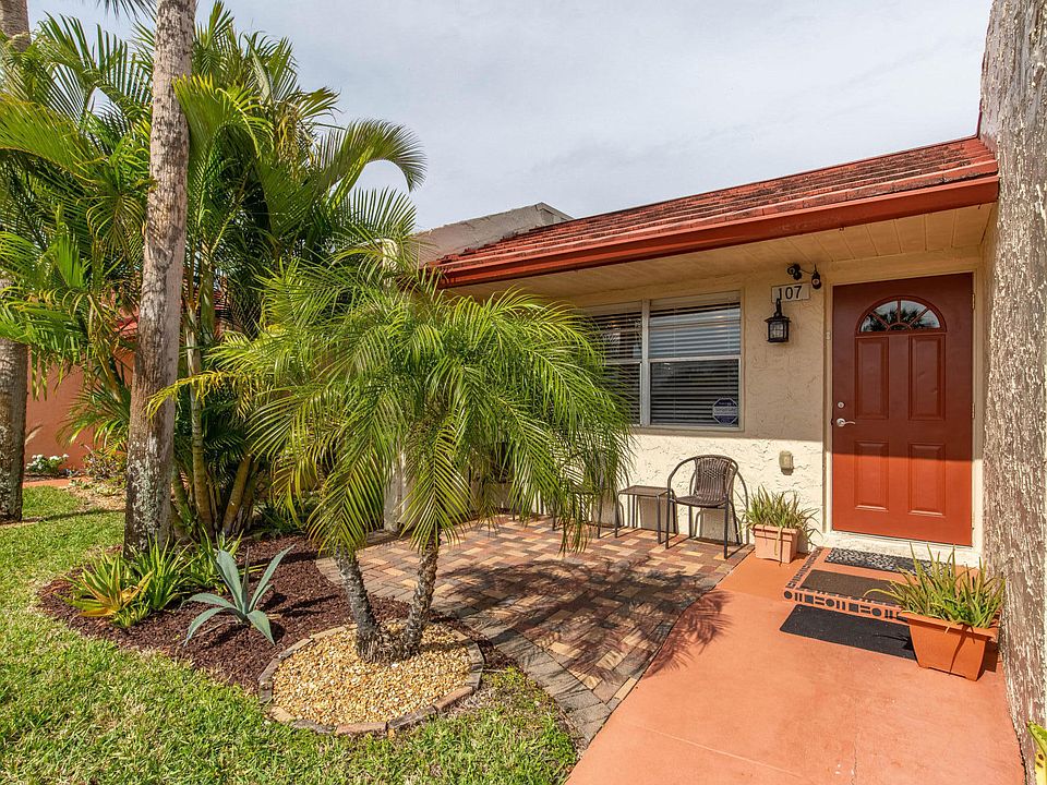 1st image of 107 Golden River Dr #107