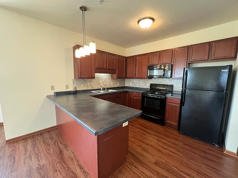 Granite Ridge Apartments — Photo 11