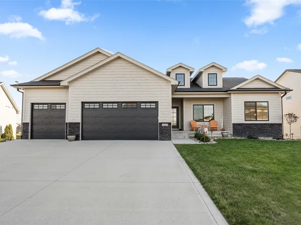 1605 NW Prairie Creek Dr, Grimes, IA 50111