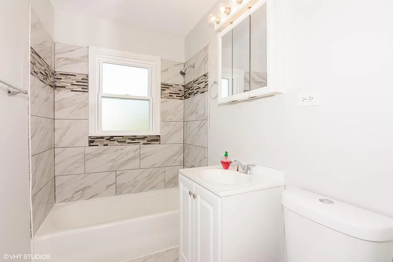 2 bed, 1000 sqft, $2,400 — Photo 4