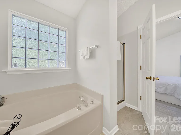 10541 Haddington Dr NW — Photo 19