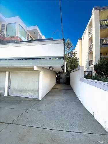 2575 E 19th St #17 Photo 1