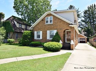 348 Sunset Ave, Aurora, IL 60506