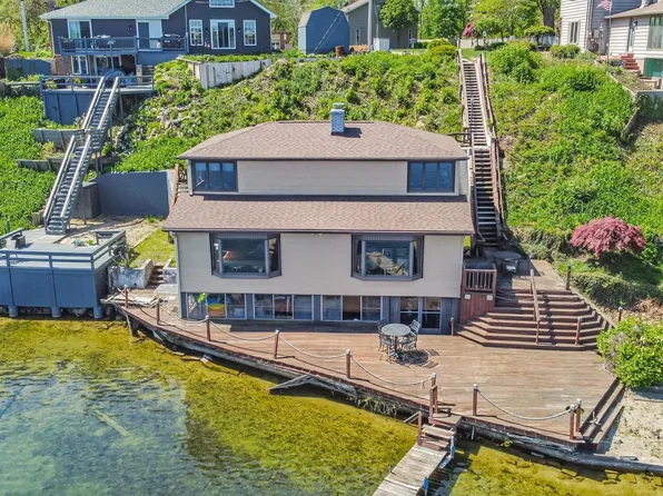 16386 Pretty Lake Rd, Plymouth, IN 46563