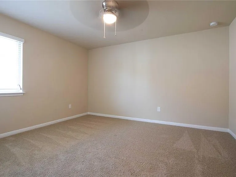 624 Carly Ann Ln — Photo 16