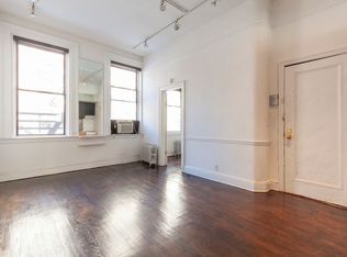 242 8th Ave APT 2R, New York, NY 10011