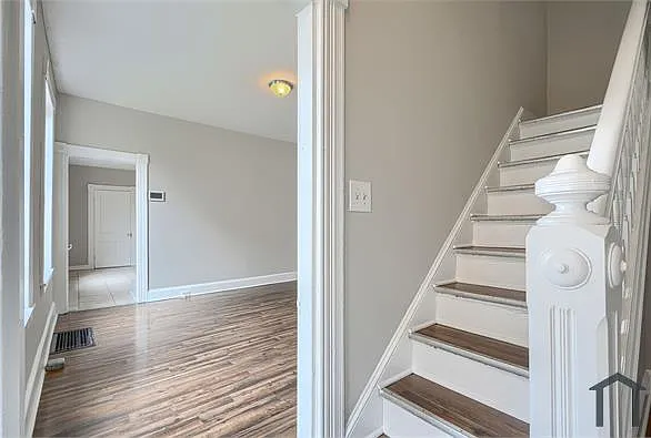 23 S Augusta Ave — Photo 5
