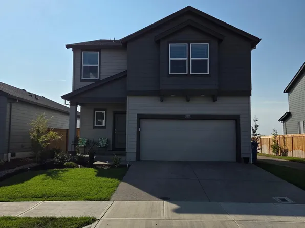 1111 Sparrow St, Woodburn, OR 97071