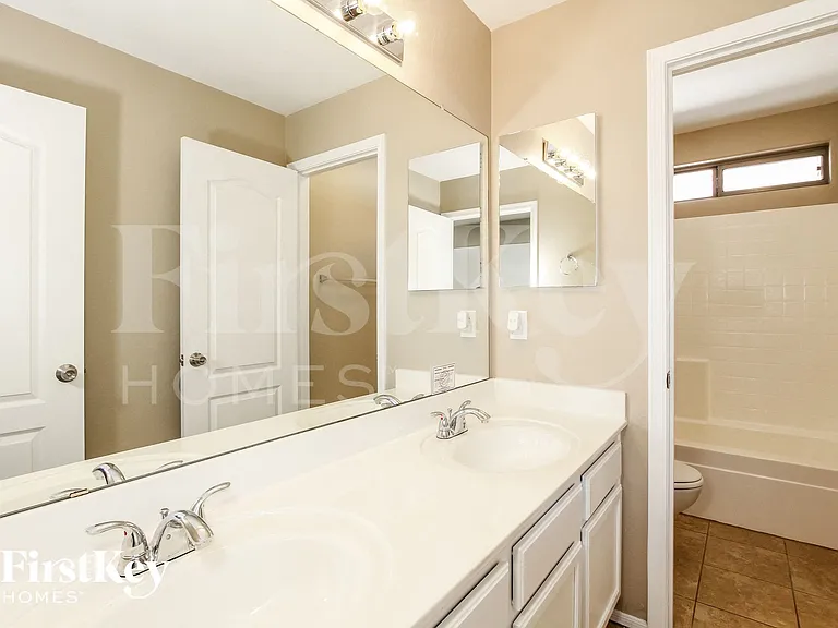 16621 N 171st Dr — Photo 10