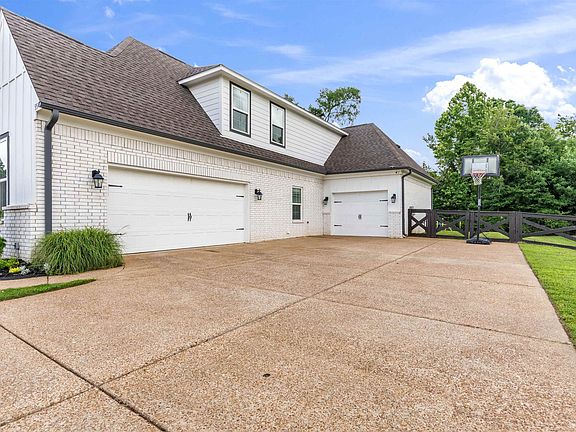4th image of 55 Madeline Blvd