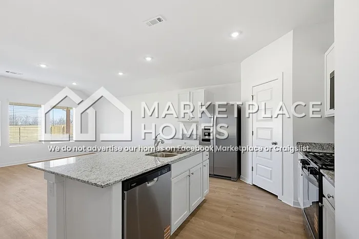 3040 Laredo Ln — Photo 6