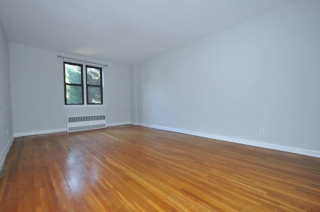 1 bed, 750 sqft, $2,400 — Photo 3