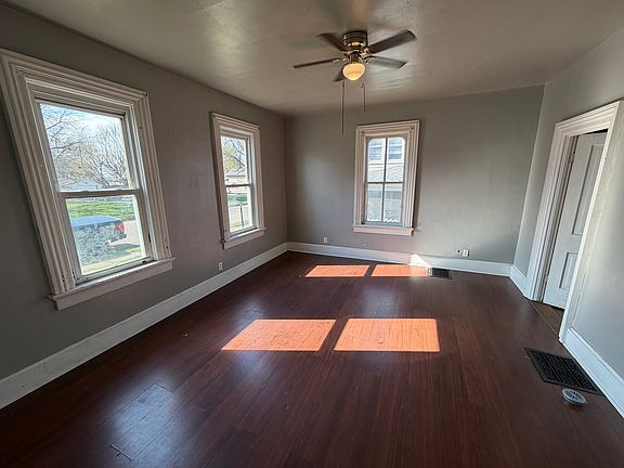 5th image of 207 N 1st St