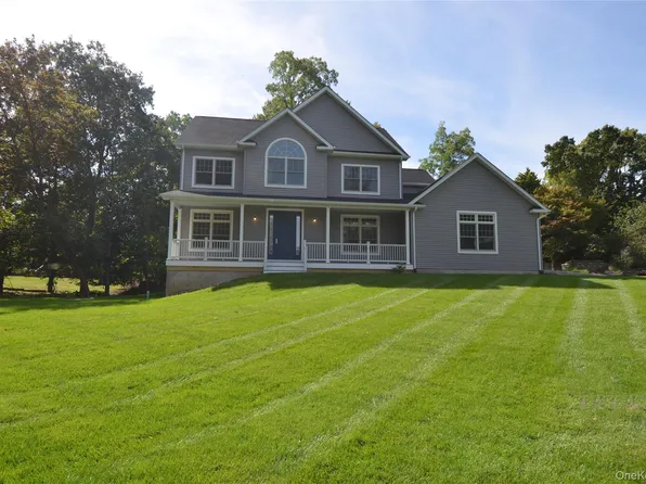10 Winfield Drive, Sound Beach, NY 11789