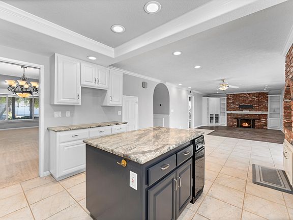 5th image of 8831 Cliffside Dr