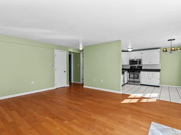 53 Fernview Ave APT 1, North Andover, MA 01845