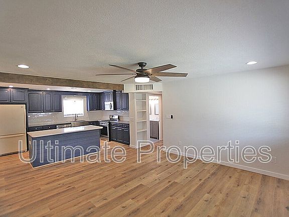 4th image of 4129 E Bluefield Ave