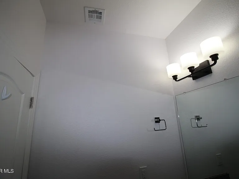 620 Adrian Arellano St W — Photo 59