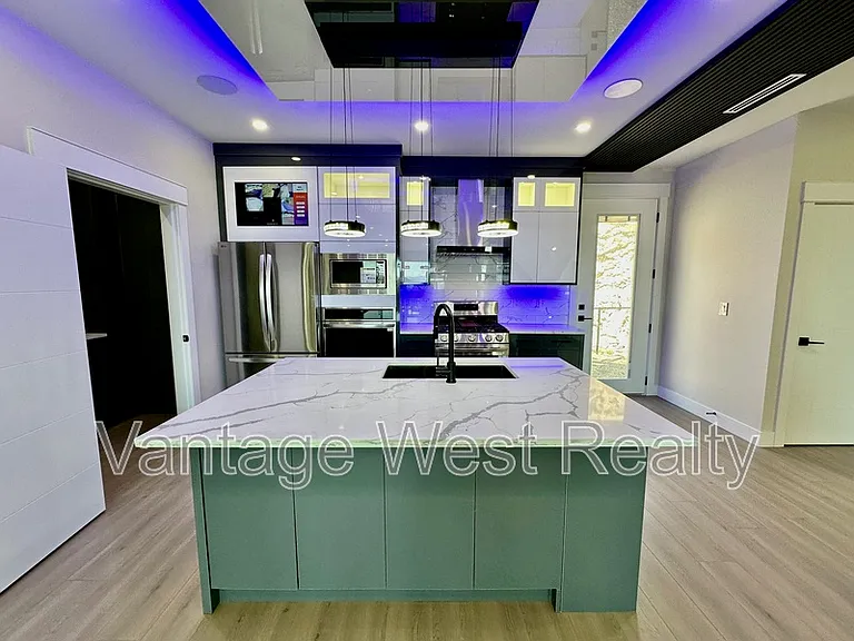 3608 Silver Way — Photo 3