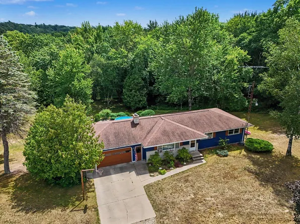 351 E Fruitvale Rd, Montague, MI 49437