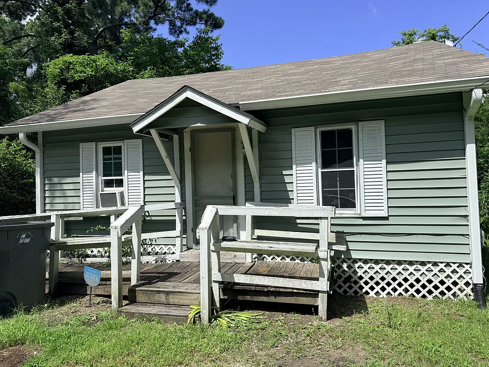 817 Lubbock St