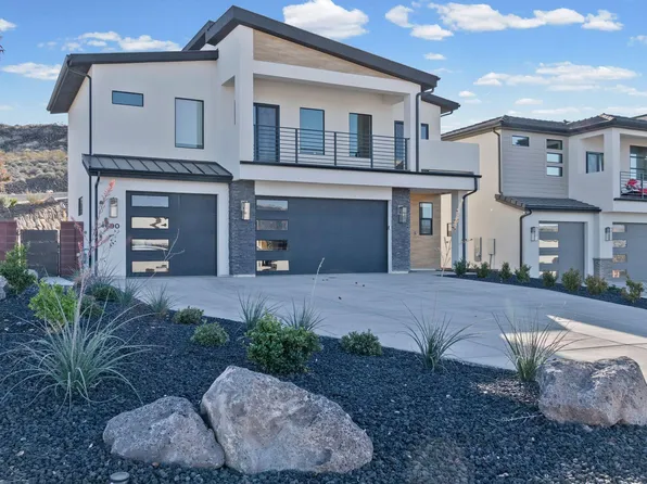 690 E Desert Cactus Dr, Washington, UT 84780
