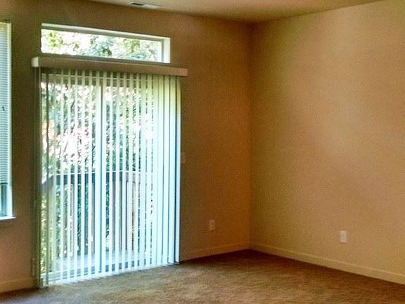 4th image of 2404 NE 130th Ave