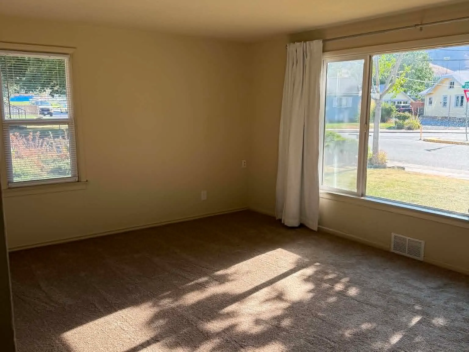 2 bed, 850 sqft, $1,700 — Photo 3