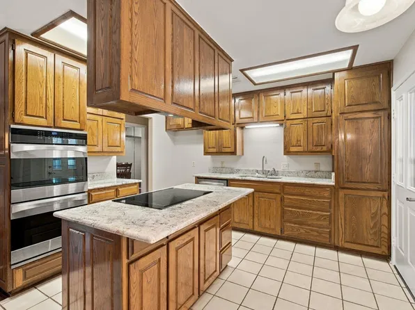 1802 Tulip Dr, Arlington, TX 76013