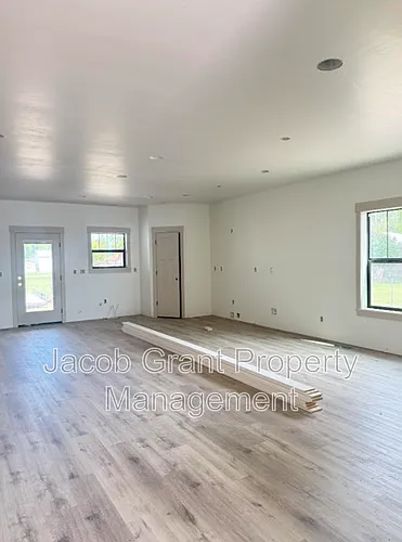 654 N 3511 E Photo 1