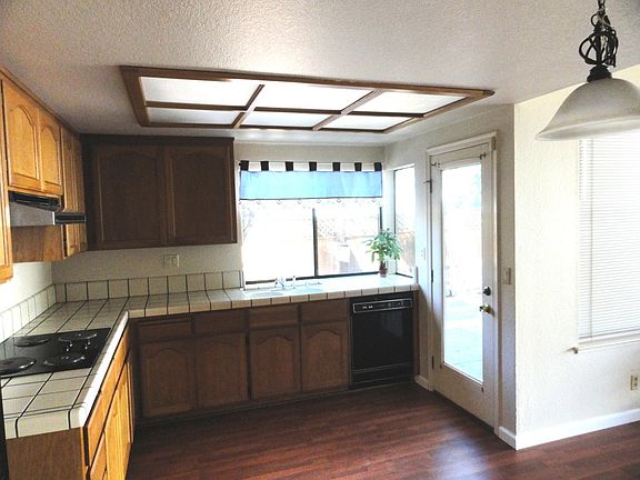 4th image of 4651 Country Hills Dr