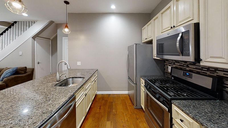 3rd image of 452 Hamilton Street