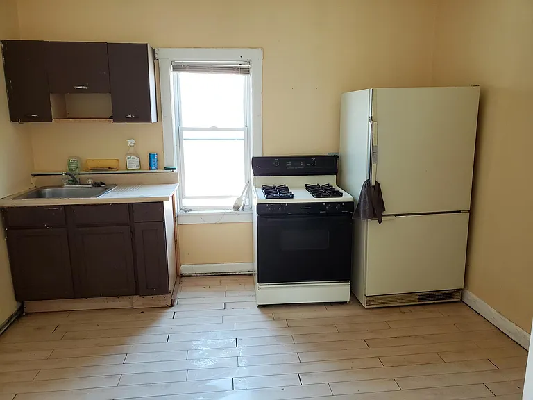 4133 S Albany Ave — Photo 4