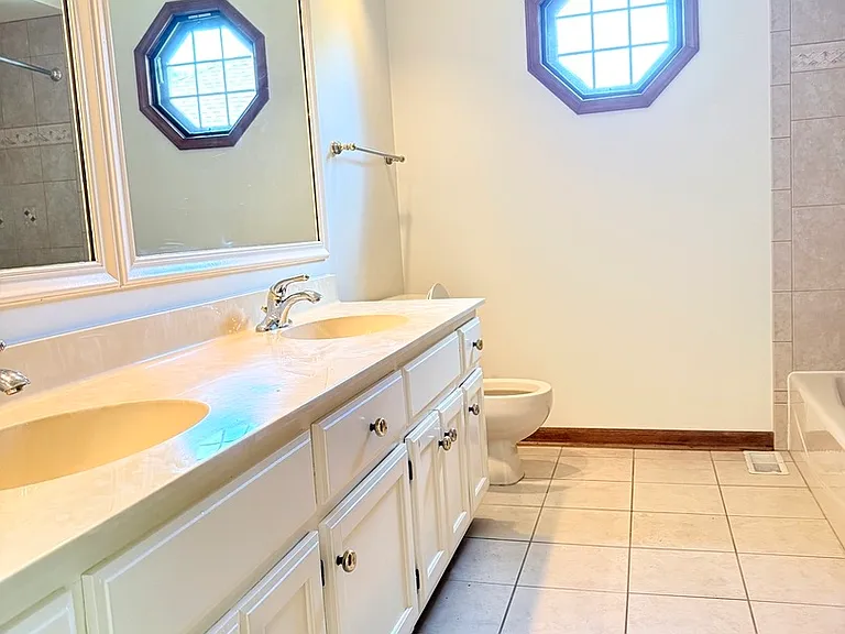 2318 River Woods Dr — Photo 30