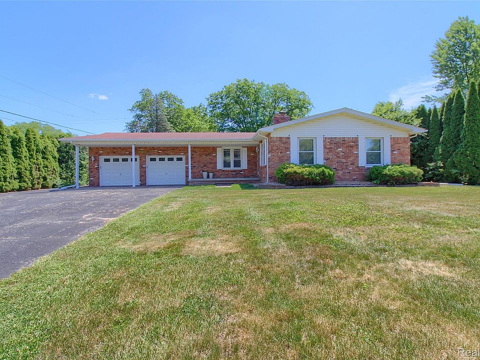 1st image of 21515 Huron River Dr
