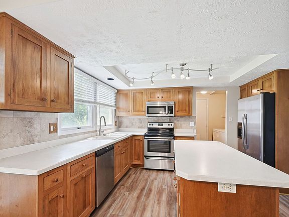 4th image of 1402 Kingstream Dr