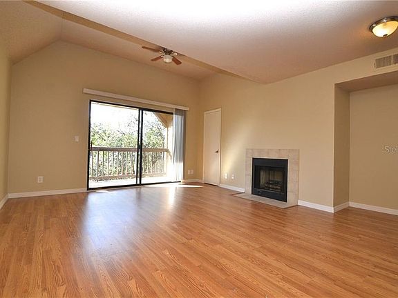 2nd image of 300 Lakepointe 301 Dr