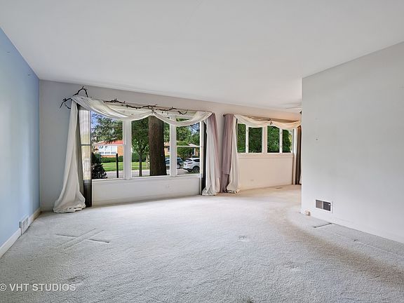 3rd image of 9335 Lockwood Ave