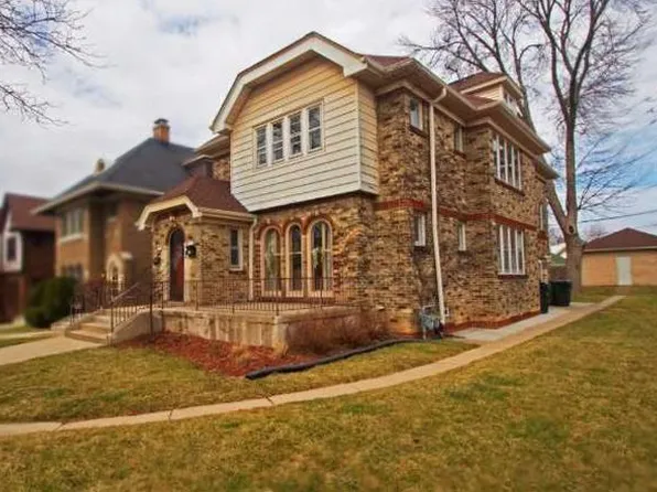 1712 E Marion St, Milwaukee, WI 53211