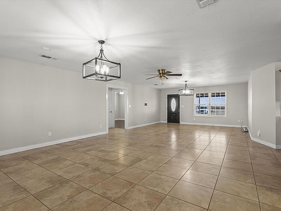 5th image of 3131 N Alamo Rd