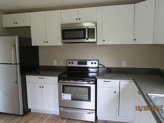 3rd image of 44 Twin Oak Dr