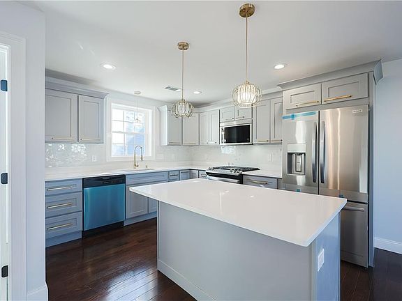 3rd image of 304 Branch Ave Unit 3