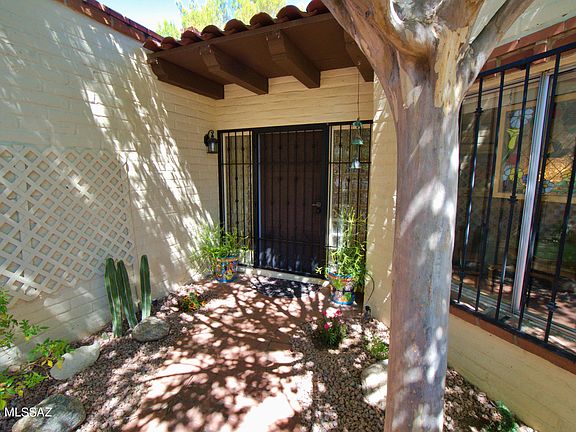 3rd image of 2535 N Camino Valle Verde