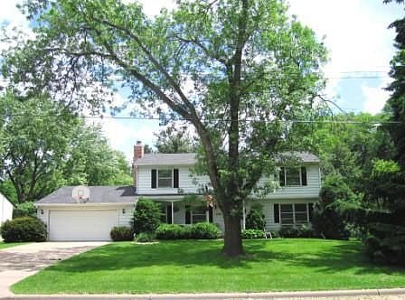 Charming 4 bedroom, 2 full bath up 2 story